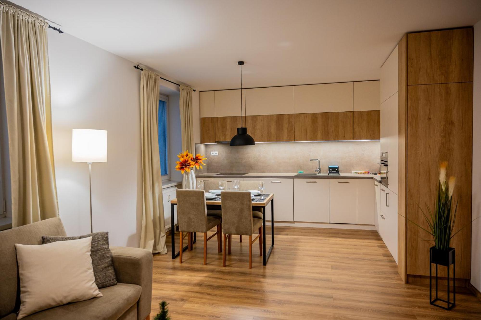 Old Town City Center Apartment 1 - Private Parking Included 科希策 外观 照片
