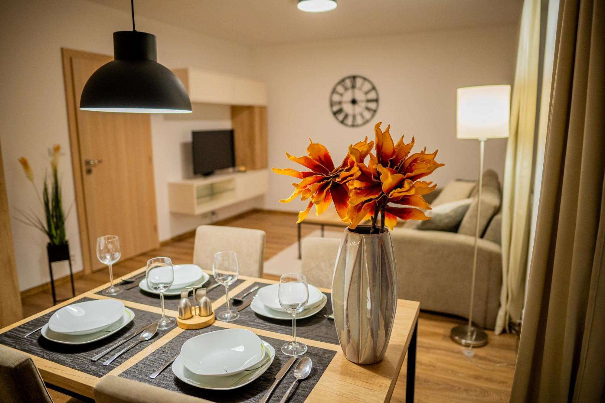 Old Town City Center Apartment 1 - Private Parking Included 科希策 外观 照片