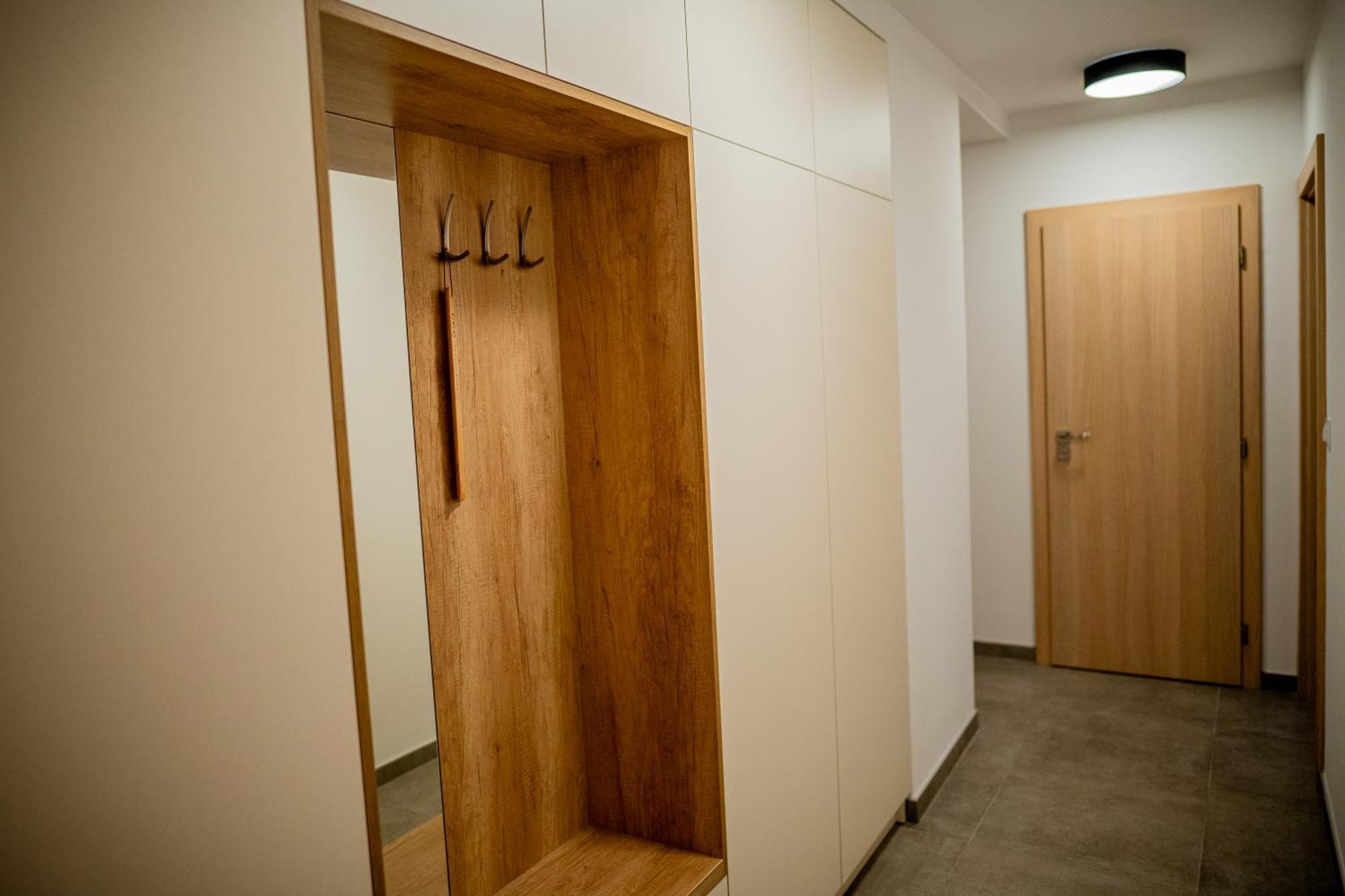 Old Town City Center Apartment 1 - Private Parking Included 科希策 外观 照片