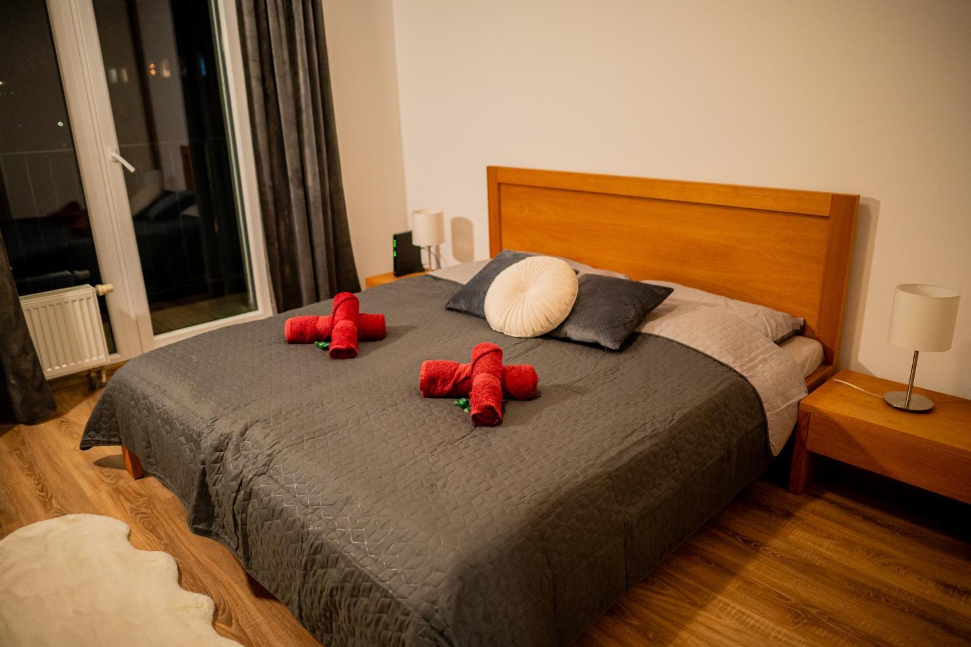Old Town City Center Apartment 1 - Private Parking Included 科希策 外观 照片