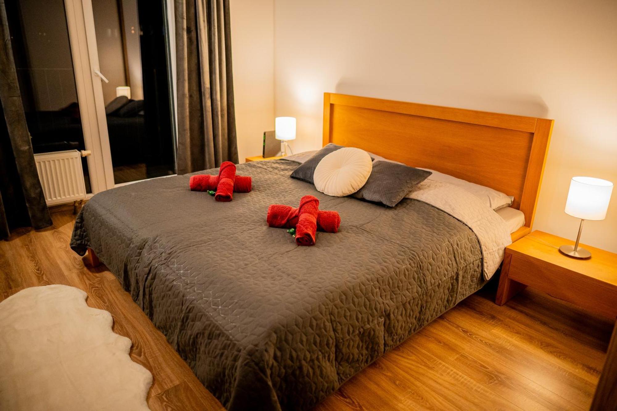 Old Town City Center Apartment 1 - Private Parking Included 科希策 外观 照片